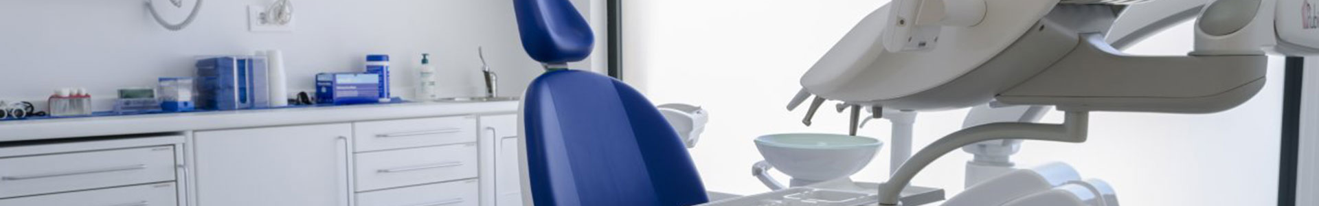 suministrar materiales y maquinaria a las clínicas dentales. 
